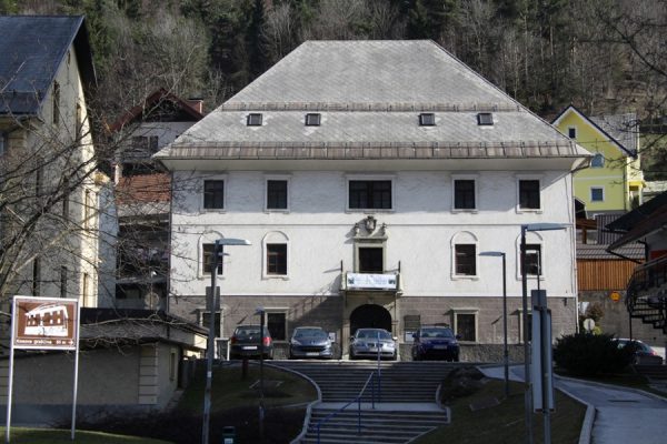 MUZEJ-KOSOVA-GRASCINA-JESENICE-01