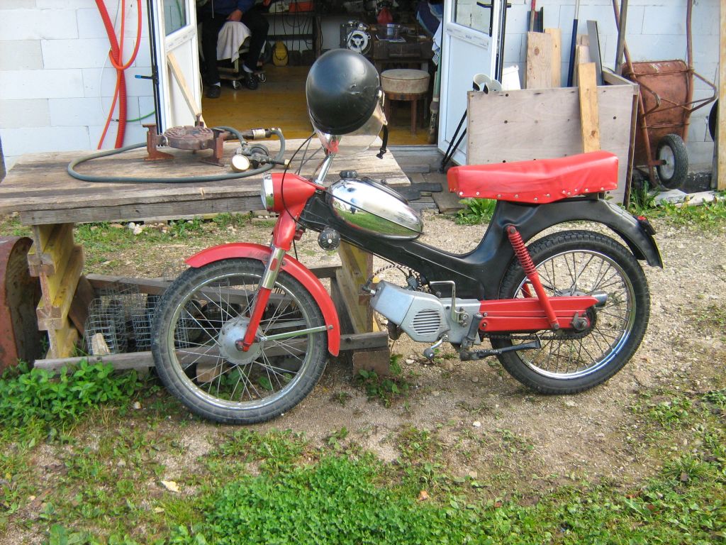 Moped Miloša Žvaba – Miška, fototeka GMJ, last Nina Hribar